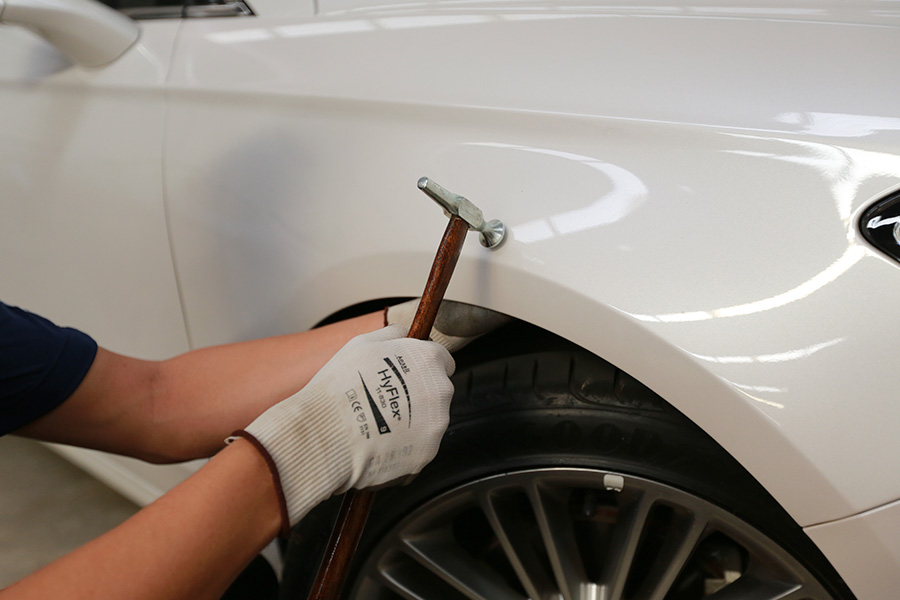 A lataria ou pintura do carro estão precisando de um reparo? Conheça as opções que você tem para solucionar esse problema.