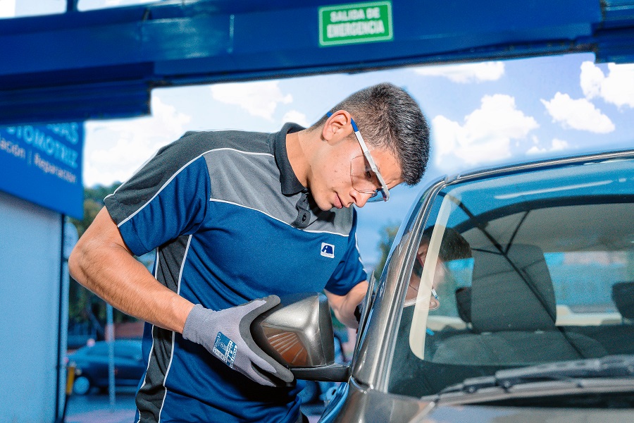 Andar com retrovisor quebrado dá multa? Entenda a lei - Blog Autoglass ...