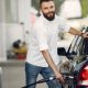Você sabe tudo sobre a gasolina? Como escolher a melhor para o seu carro, qual a cor de um combustível adulterado, quais as existentes no mercado e quais a diferenças entre elas?