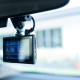 Com o retrovisor com câmera de ré, você terá uma visão mais clara do que está acontecendo na parte traseira do seu carro, proporcionando uma condução mais segura e tranquila durante as manobras de estacionamento.